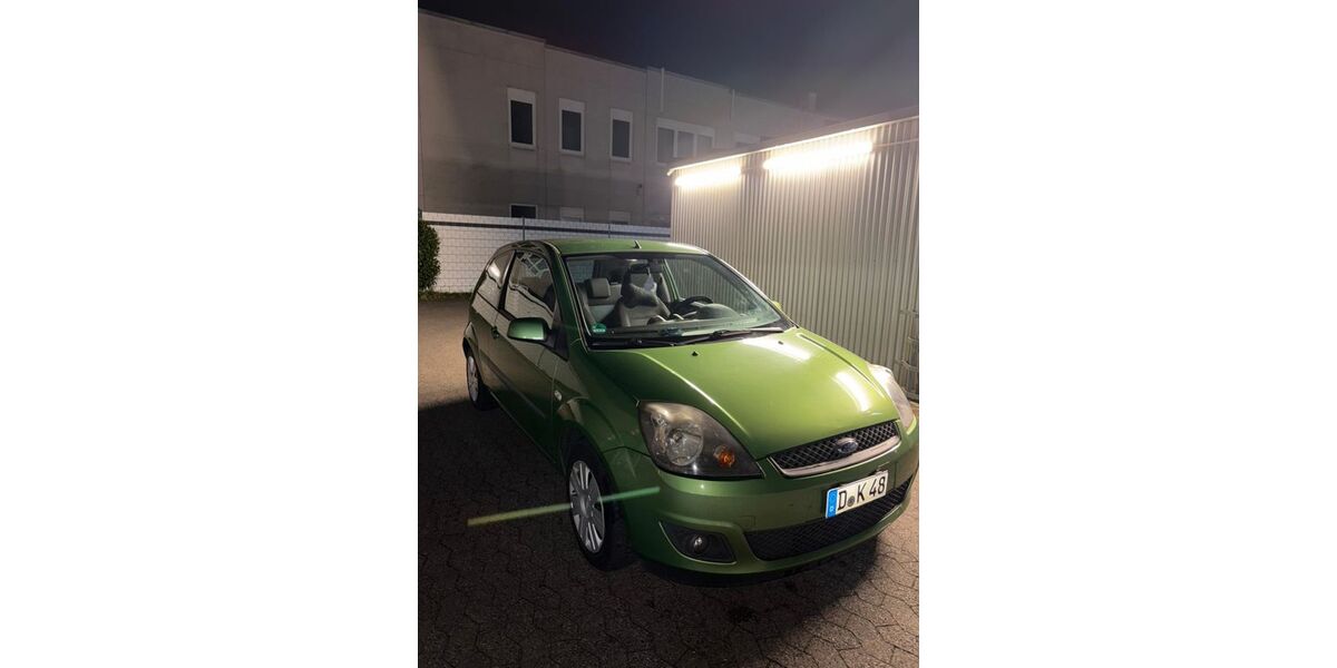 Ford Fiesta 162.000 km 2.350 &euro; Düsseldorf 40215