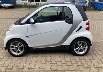 Smart ForTwo 136.599 km 4.999 &euro; Düsseldorf 40417