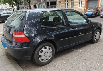 VW Golf 245.000 km 1.500 &euro; Düsseldorf 40215