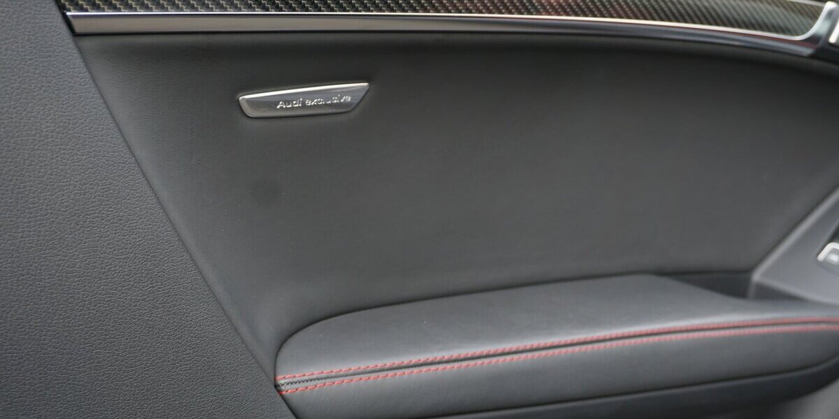 Audi RS5 4.2 1.Hd. B&O MMI 280km/h Carbon Exklusiv 47.641 km 57.900 &euro; Wuppertal 42327