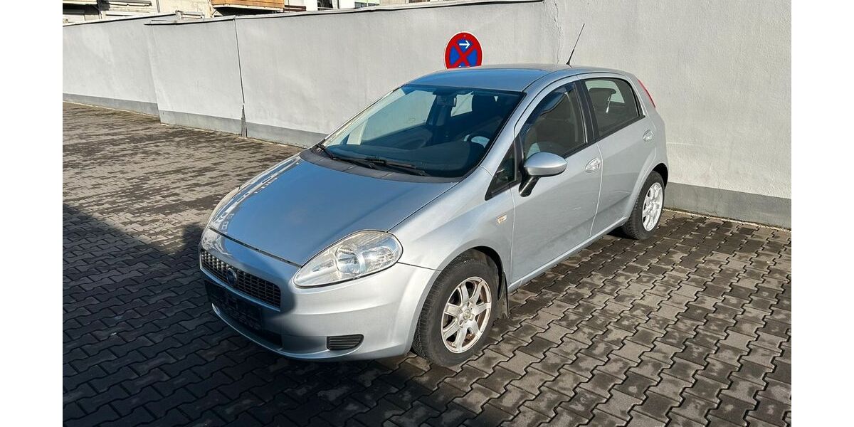 Fiat Grande Punto 158.000 km 1.450 &euro; Duisburg 47058