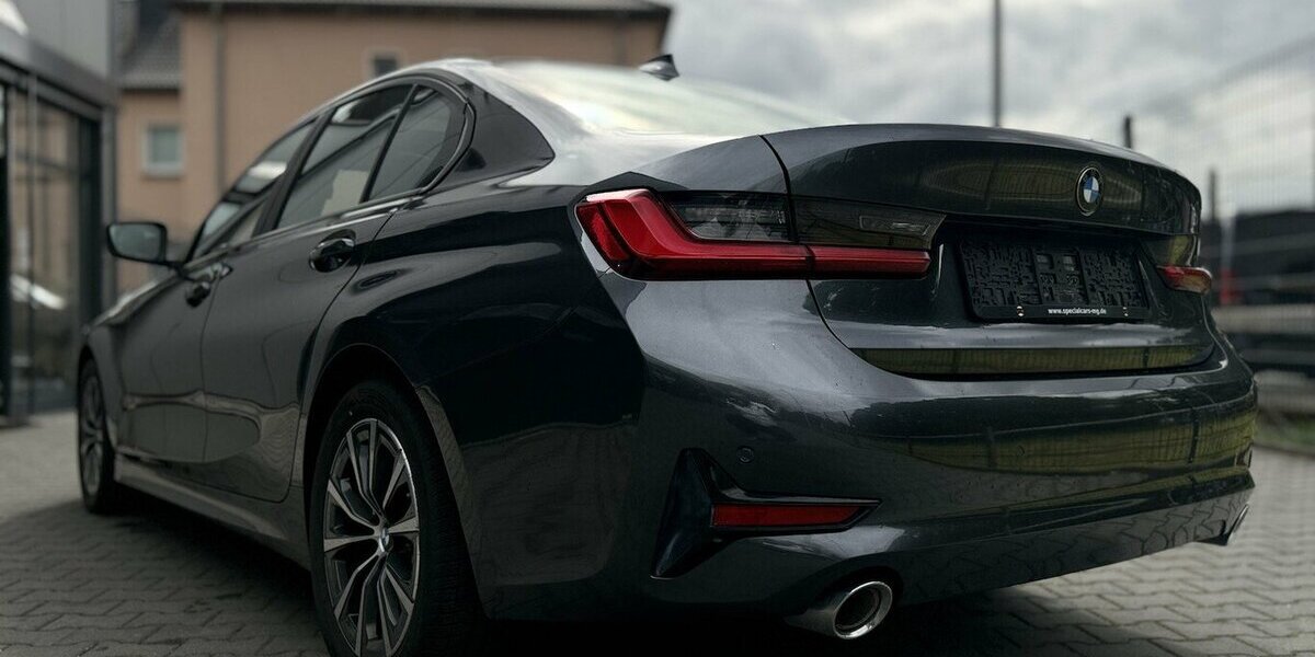 BMW 320d Advantage / Schiebedach / Navi / Keyless 94.000 km 26.290 &euro; Mönchengladbach 41066