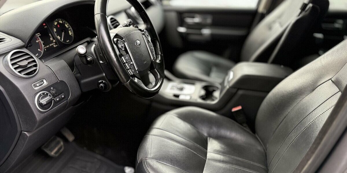 Land Rover Discovery SDV6 / HSE / Kamera / Pano / 7 Sitze 199.000 km 19.890 &euro; Mönchengladbach 41066