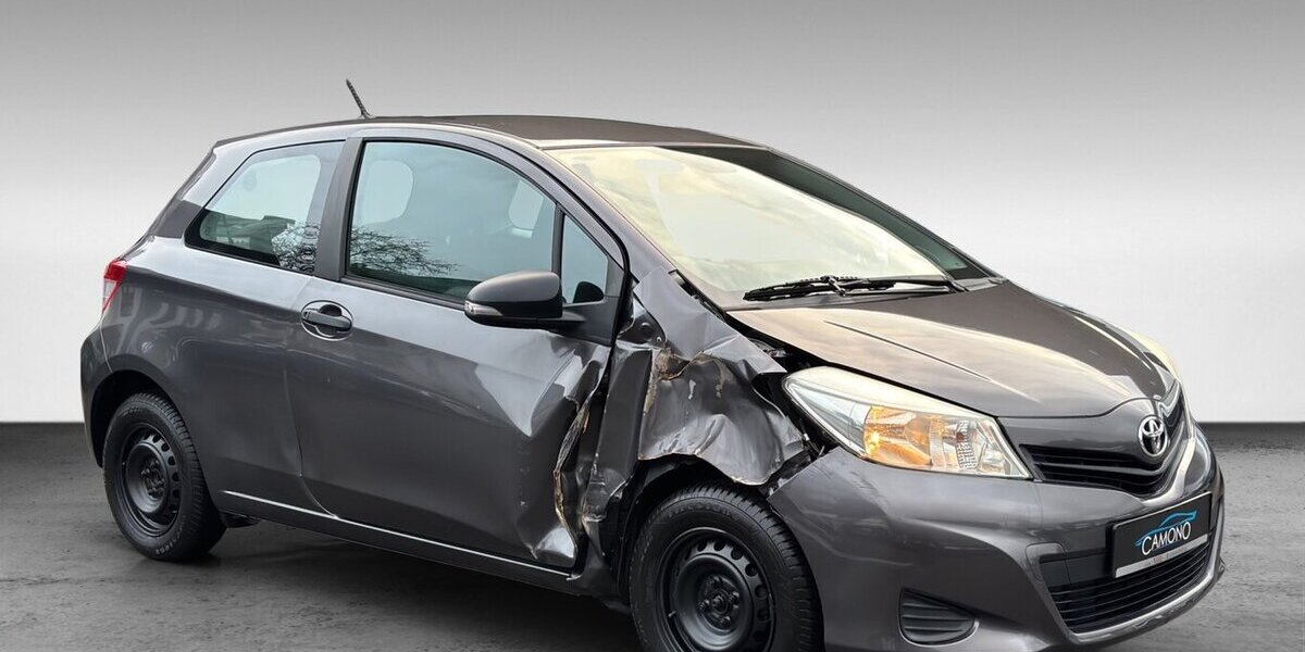 Toyota Yaris 1.0 Basic Radio 91.836 km 2.900 &euro; Wuppertal 42327