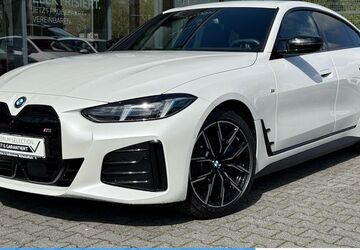 BMW i4 15.939 km 55.330 &euro; Mülheim 45472