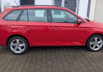 Skoda Fabia 22.038 km 10.600 &euro; Düsseldorf 40472