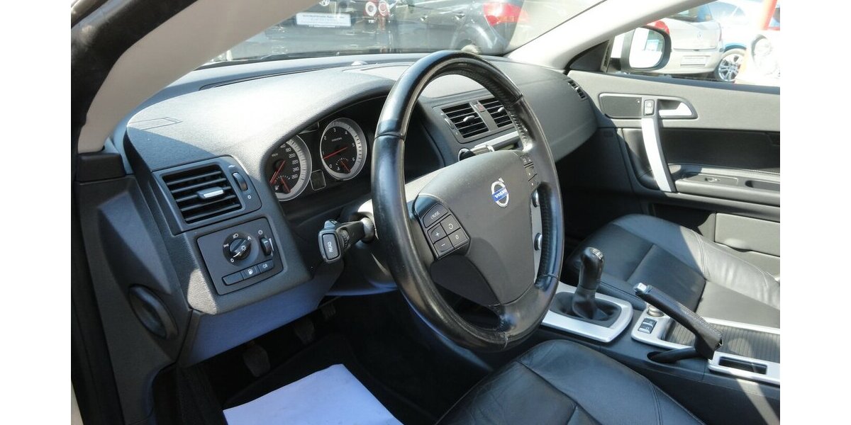 Volvo C70 2,0 D/130 KW 1.Hand Leder+Xenon+Klima Top 151.550 km 12.490 &euro; Neuss 41462