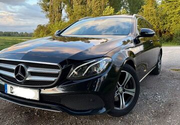 Mercedes-Benz E 220 232.000 km 14.900 &euro; Düsseldorf 40211