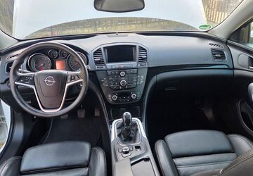 Opel Insignia 108.000 km 6.999 &euro; Moers 47441