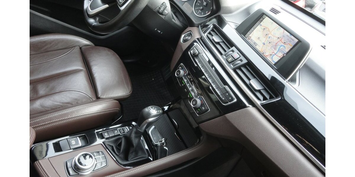 BMW X1 20 d xLine 4x4 Autom Navi Leder SHZ PDC LED 208.000 km 15.999 &euro; Neuss 41462