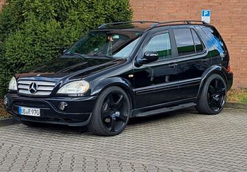 Mercedes-Benz ML 55 AMG 259.000 km 12.345 &euro; Oberhausen 46045