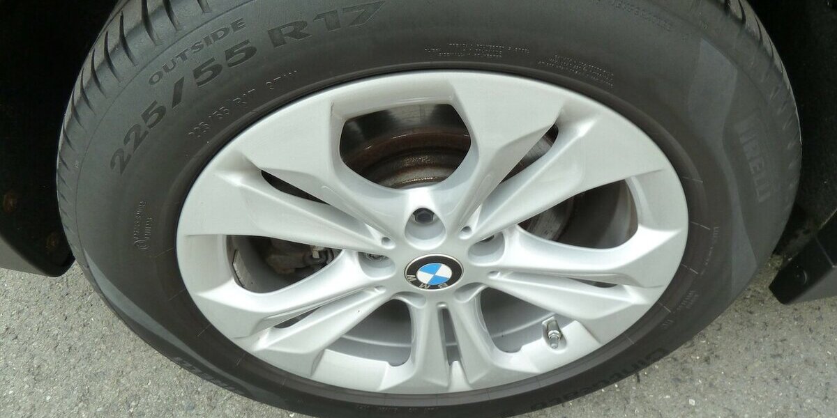 BMW X1 25e X drive Steptronic Navi Head up E-Sitze 154.000 km 17.900 &euro; Ratingen 40885