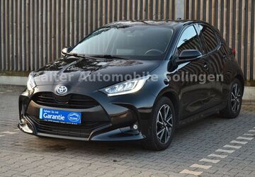 Toyota Yaris 38.000 km 17.990 &euro; Solingen 42659