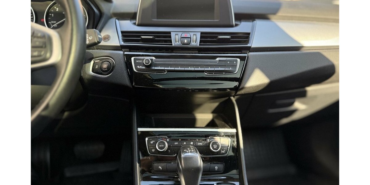 BMW 218 Active Tourer i / Advantage / PANO / Keyless 70.000 km 16.890 &euro; Mönchengladbach 41066