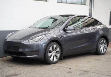 Tesla Model Y 33.514 km 33.950 &euro; Mönchengladbach 41236