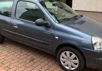 Renault Clio 27.730 km 4.700 &euro; Oberhausen 46147