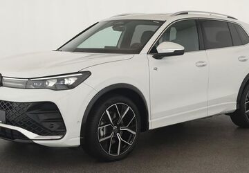 VW Tiguan 17.400 km 42.084 &euro; Düsseldorf 40233