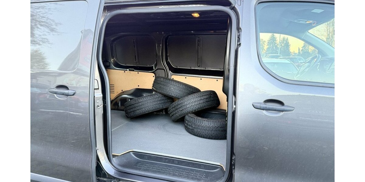 Toyota Proace Lang / Euro 6 / Klima / 3 Sitze / AHK 108.000 km 15.490 &euro; Mönchengladbach 41066