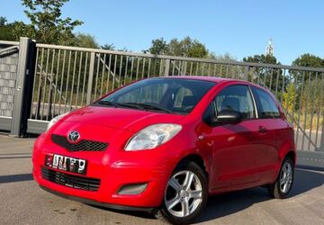 Toyota Yaris 195.942 km 2.200 &euro; Düsseldorf 40599