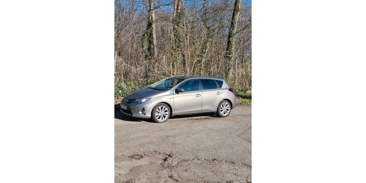 Toyota Auris 130.843 km 11.700 &euro; Ratingen 40880