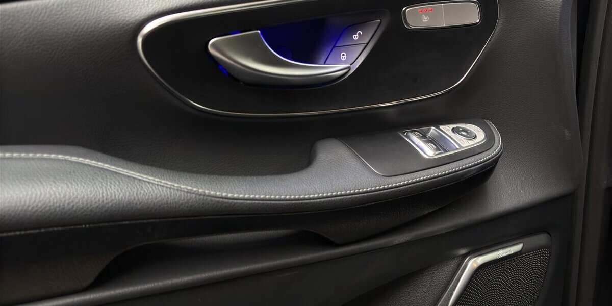 Mercedes-Benz V 300 d 4M lang Leder AHK StdHz Pano 360° MOPF 23.233 km 76.900 &euro; Wuppertal 42327