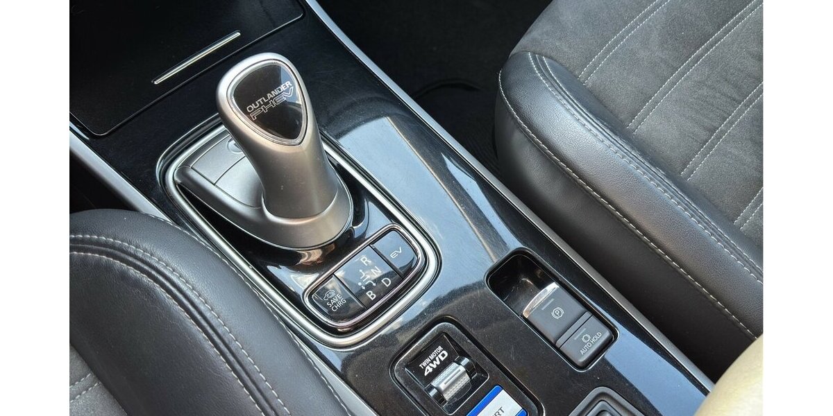 Mitsubishi Outlander PHEV Hybrid Spirit 4WD 1.Hd Leder 56.298 km 6.900 &euro; Wuppertal 42327