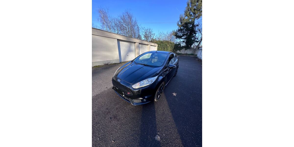 Ford Fiesta 178.500 km 6.800 &euro; Düsseldorf 40591