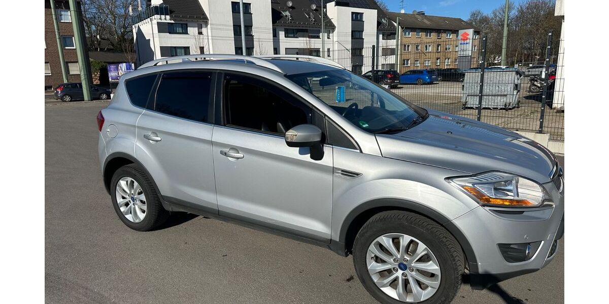 Ford Kuga 83.000 km 10.880 &euro; Duisburg 47138