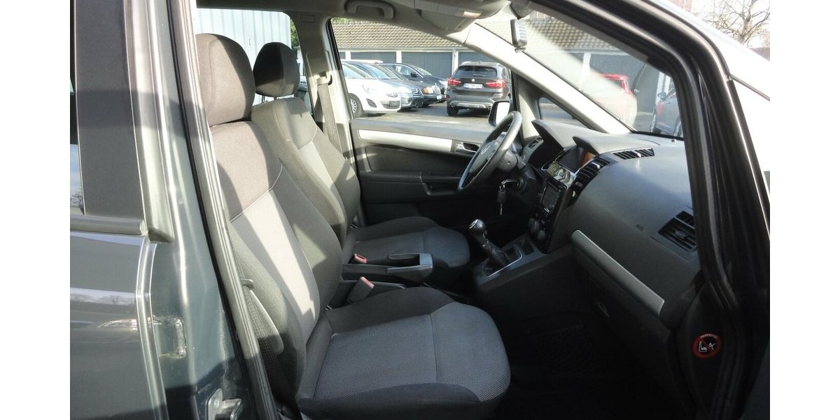 Opel Zafira 1,8 Family Navi Klimatr.PDC 7 Sitzer 136.000 km 6.400 &euro; Neuss 41462