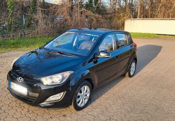 Hyundai i20 129.847 km 4.399 &euro; Moers 47443