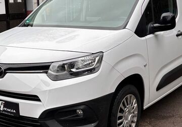 Toyota Proace City 83.400 km 13.490 &euro; Solingen 42697