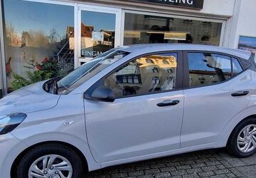 Hyundai i10 1.500 km 16.344 &euro; Solingen 42651