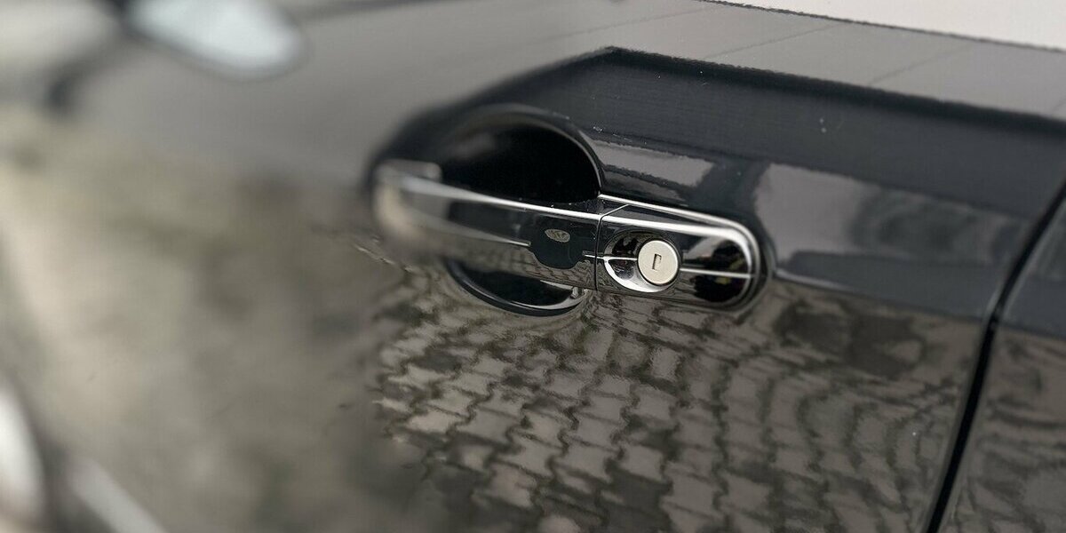 Ford Kuga Vignale / Panorama / Kamera / Keyless GO 34.000 km 22.900 &euro; Mönchengladbach 41066