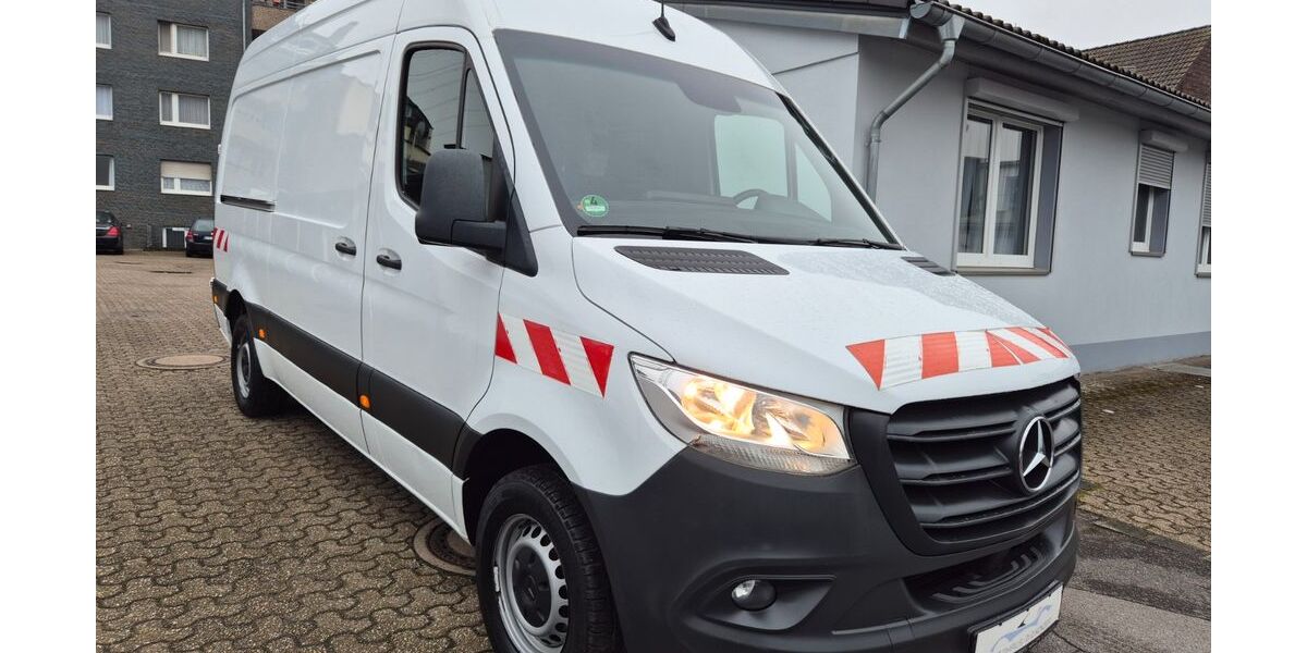 Mercedes-Benz Sprinter 196.000 km 22.990 &euro; Düsseldorf 40591