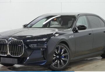 BMW i7 4.343 km 127.770 &euro; Mülheim 45472