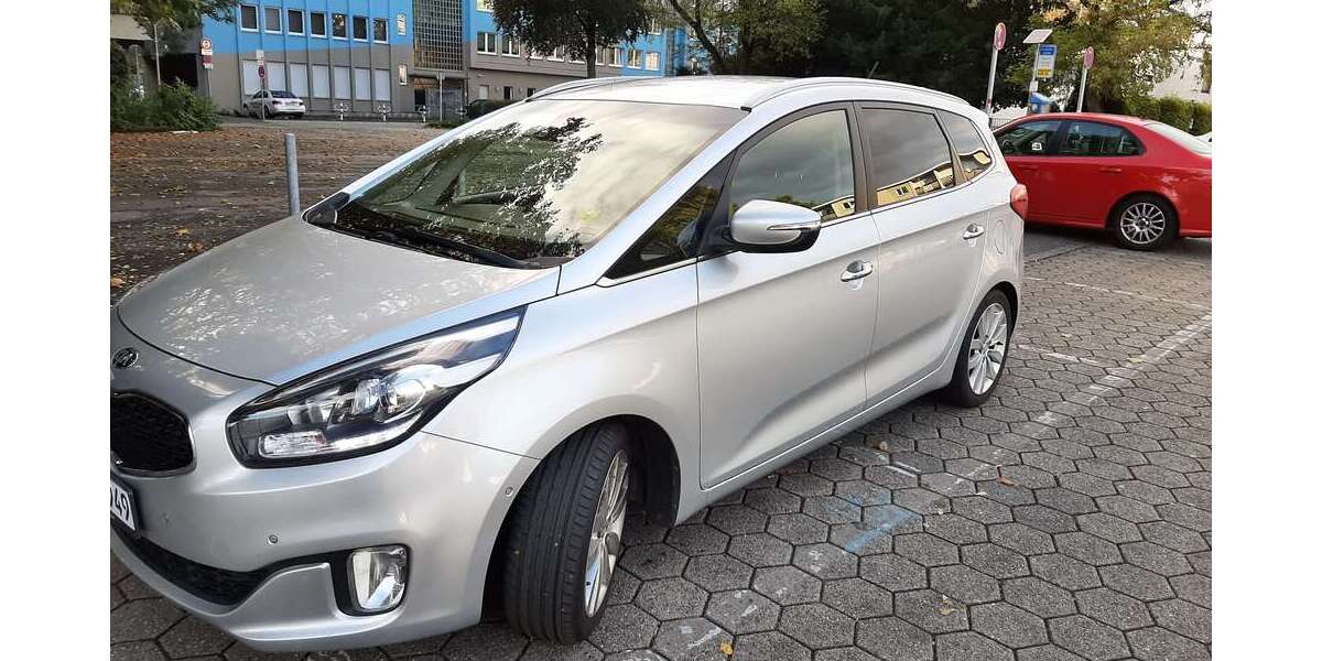 Kia Carens 130.000 km 9.900 &euro; Mönchengladbach 41069