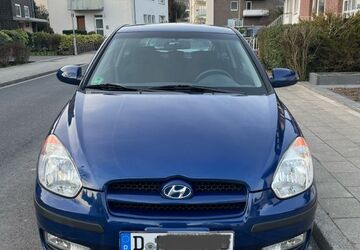 Hyundai Accent 93.500 km 2.200 &euro; Düsseldorf 40229