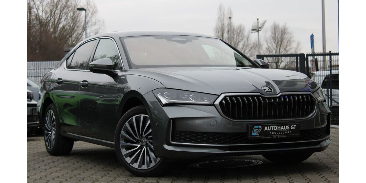 Skoda Superb 19.876 km 39.999 &euro; Düsseldorf 40625