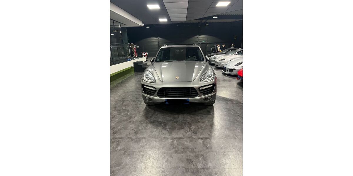 Porsche Cayenne 174.280 km 22.000 &euro; Düsseldorf 40235