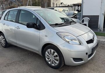 Toyota Yaris 135.000 km 2.300 &euro; Düsseldorf 40233