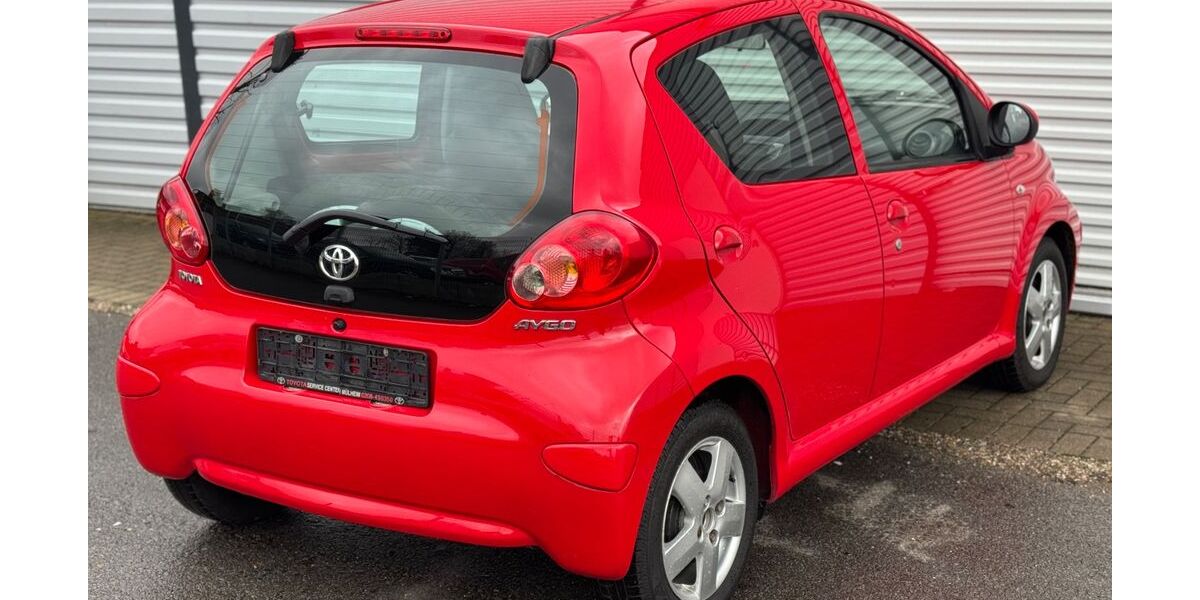 Toyota Aygo (X) 108.220 km 3.890 &euro; Solingen 42719