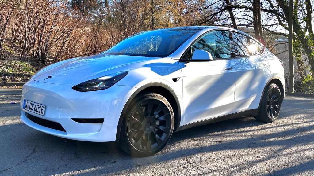 Tesla Model Y 58.696 km 32.790 &euro; Wuppertal 42111