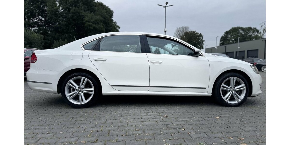 VW Passat 2,0 TDI Highline / Leder / SHD / Keyless 228.000 km 11.390 &euro; Mönchengladbach 41066