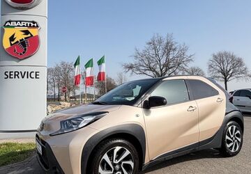 Toyota Aygo (X) 27.300 km 14.490 &euro; Grevenbroich 41515