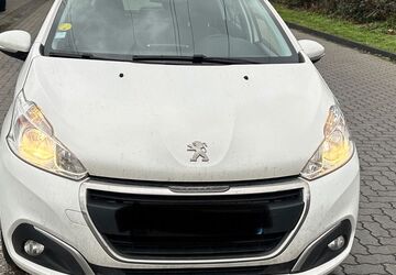 Peugeot 208 190.000 km 5.499 &euro; Düsseldorf 40227