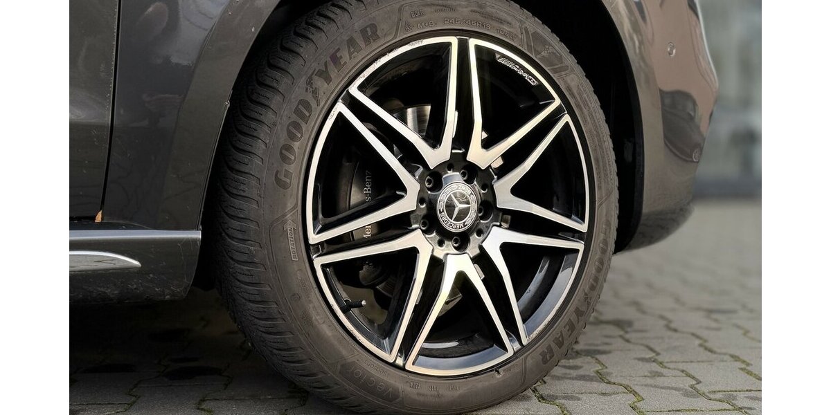 Mercedes-Benz V 300 d lang /4matic/ AMG / 8 Sitze/Pano/ El.tür 55.000 km 59.900 &euro; Mönchengladbach 41066