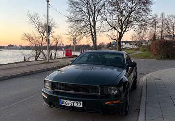 Ford Mustang 30.000 km 23.800 &euro; Benrath 40597