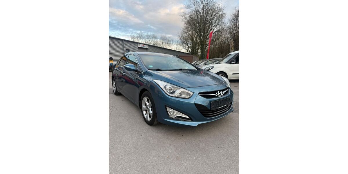 Hyundai i40 160.000 km 8.400 &euro; Solingen 42653