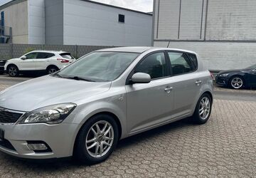 Kia ceed / Ceed 138.000 km 4.650 &euro; Düsseldorf 40233
