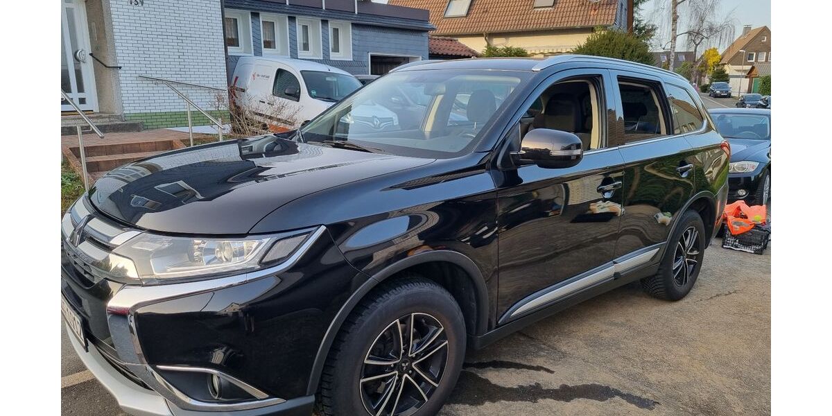 Mitsubishi Outlander 124.800 km 11.990 &euro; Wuppertal 42369